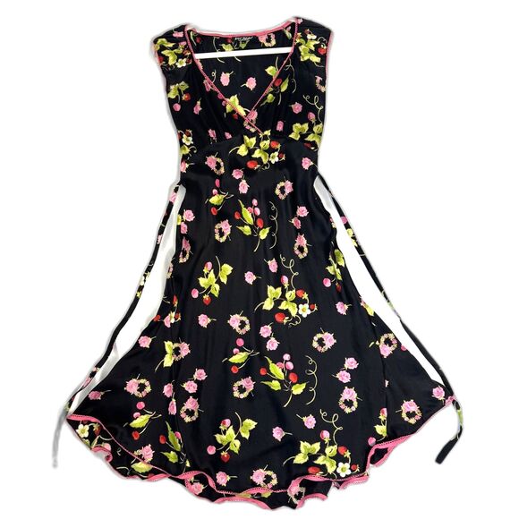 Betsey Johnson Dresses & Skirts - Size 6 Y2K Vintage Betsey Johnson silk dress strawberry cherry fruit print